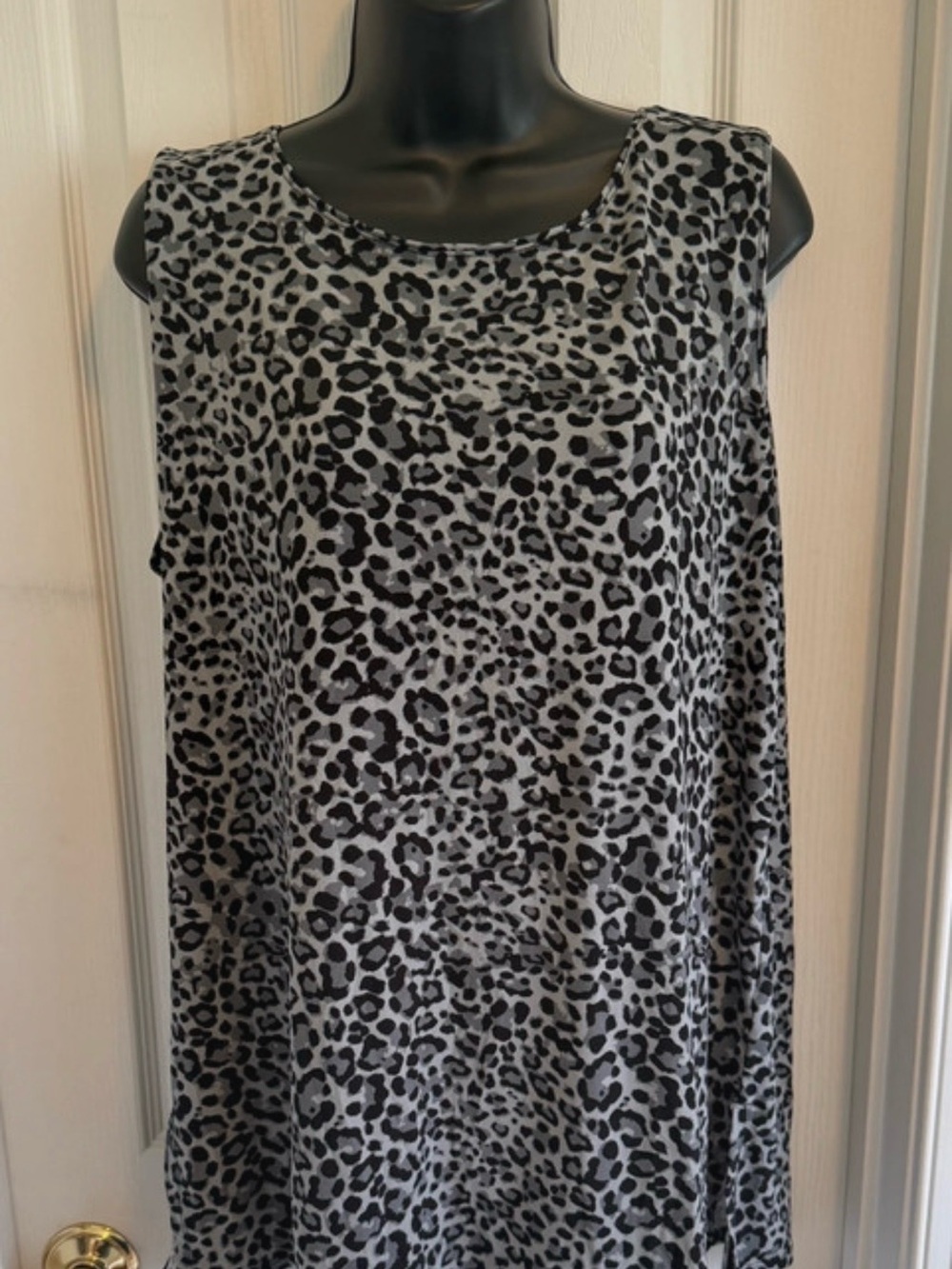 Zenana Sleeveless Gray Leopard Print Women's Top